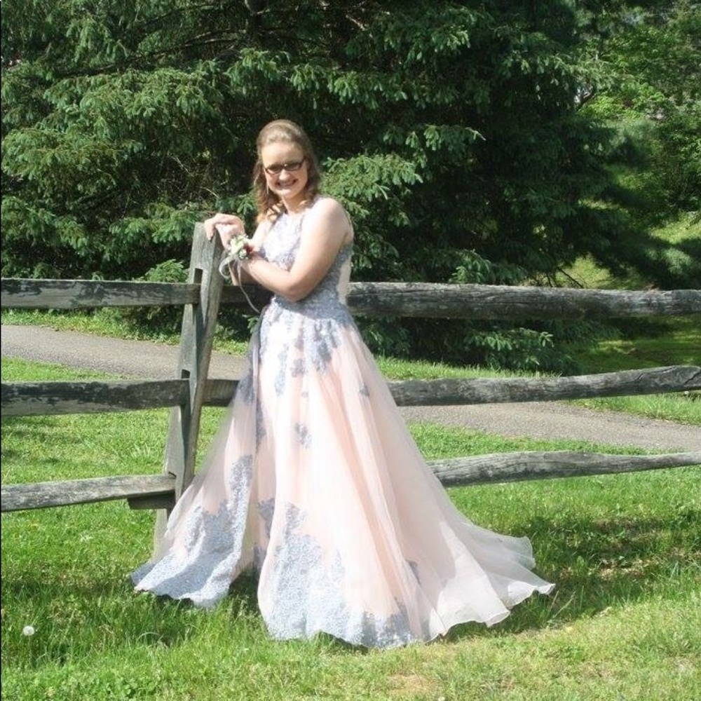 Prom dress - Picture 3 of 3